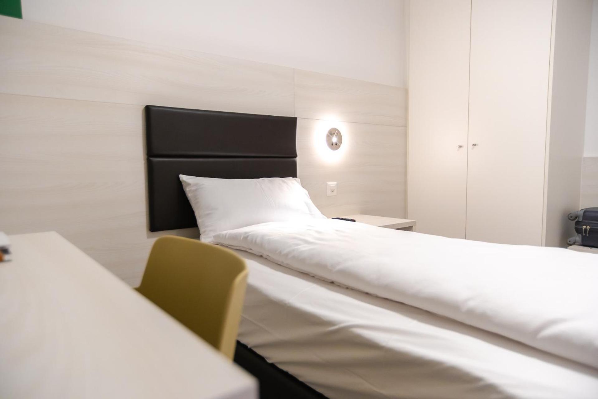 Miralago Locarno Easy Rooms Muralto Room photo