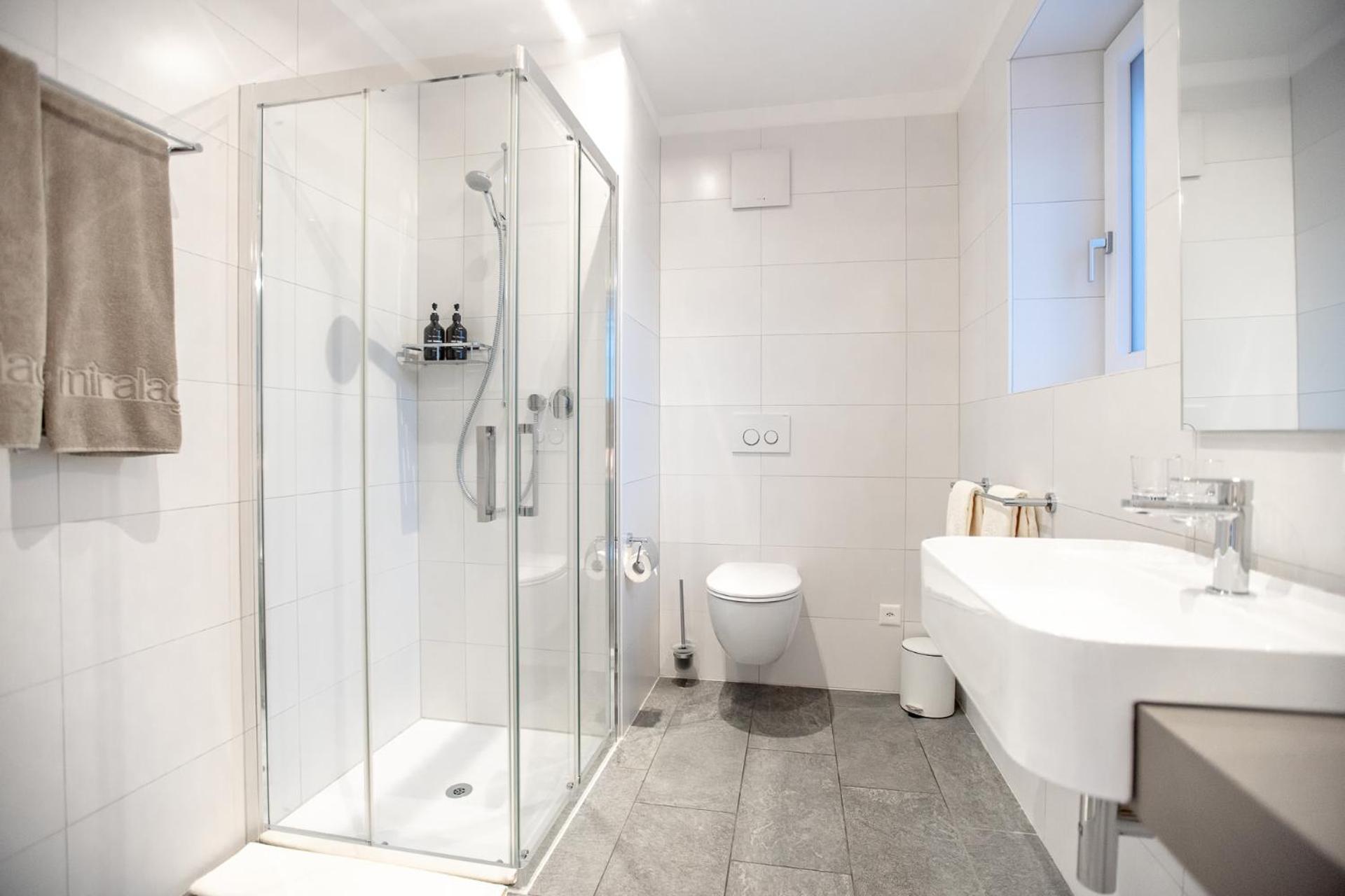 Miralago Locarno Easy Rooms Muralto Exterior photo